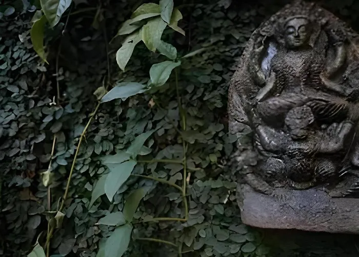Vajra Hotel
