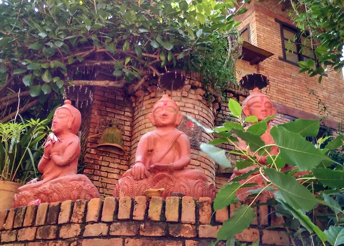 Hotel Vajra 2*