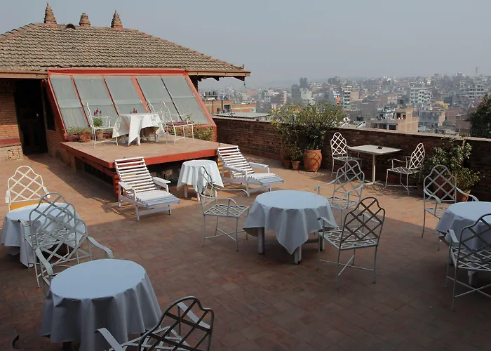 Vajra Hotel 2*