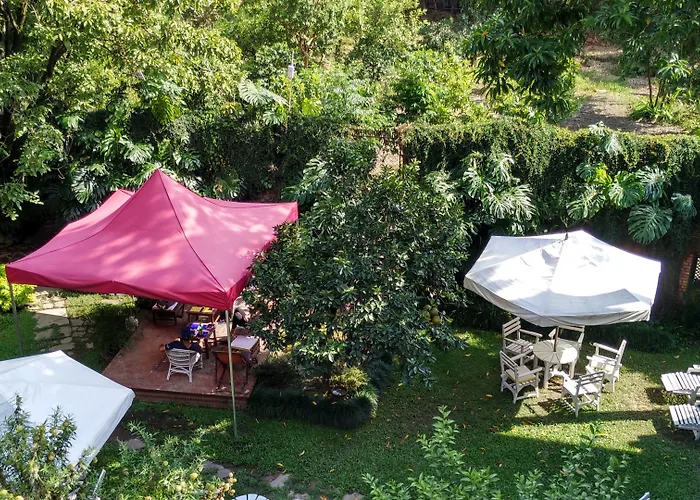 Hotel Vajra 2*