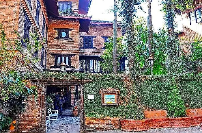Hotel Vajra 2*