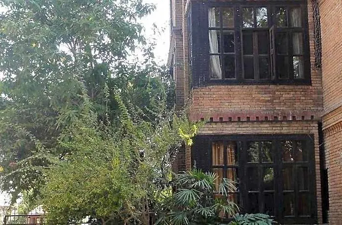 Vajra Hotel 2*